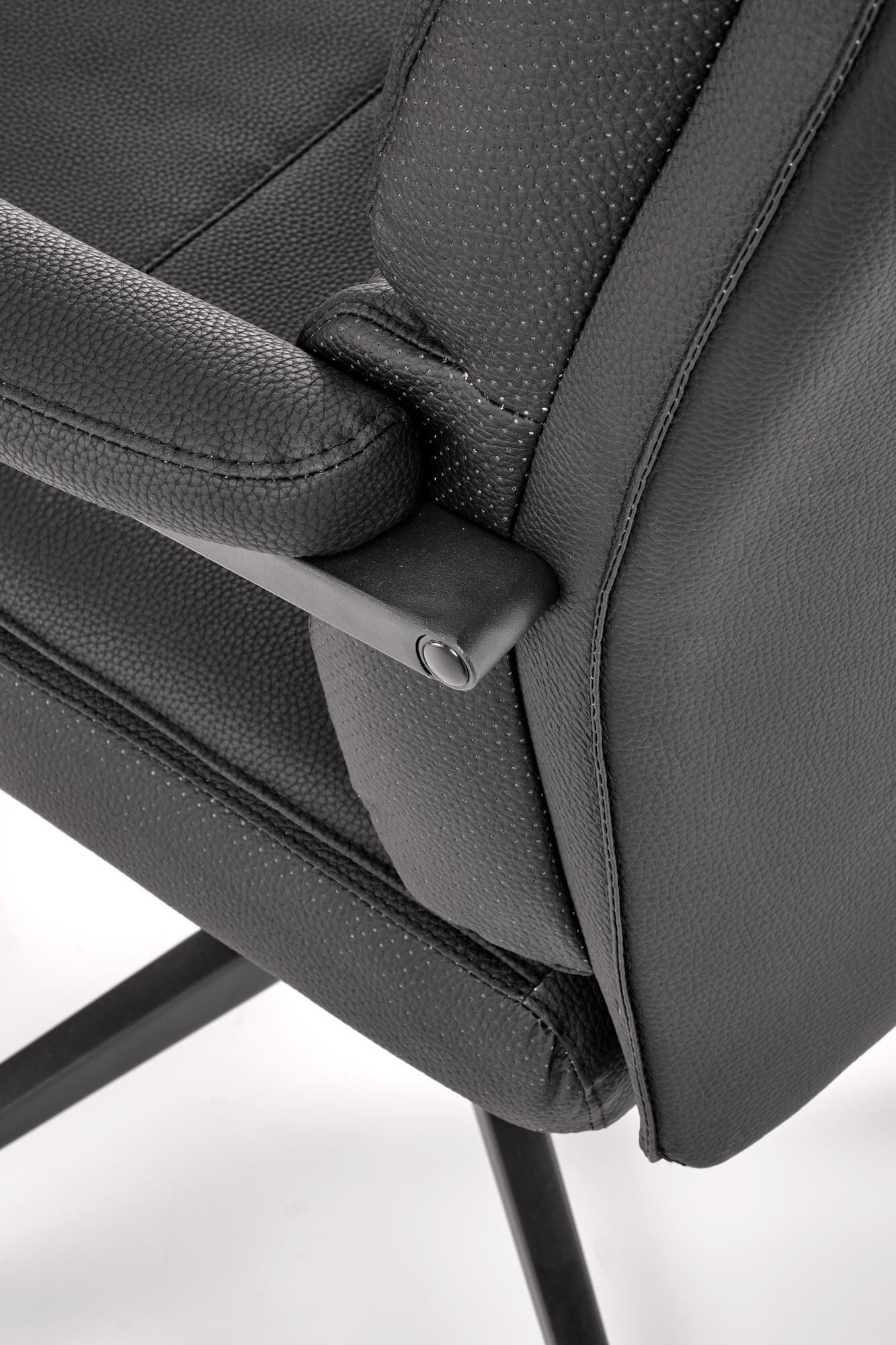 2a6b6c7e11b69d91d6d82a2fab7e84da