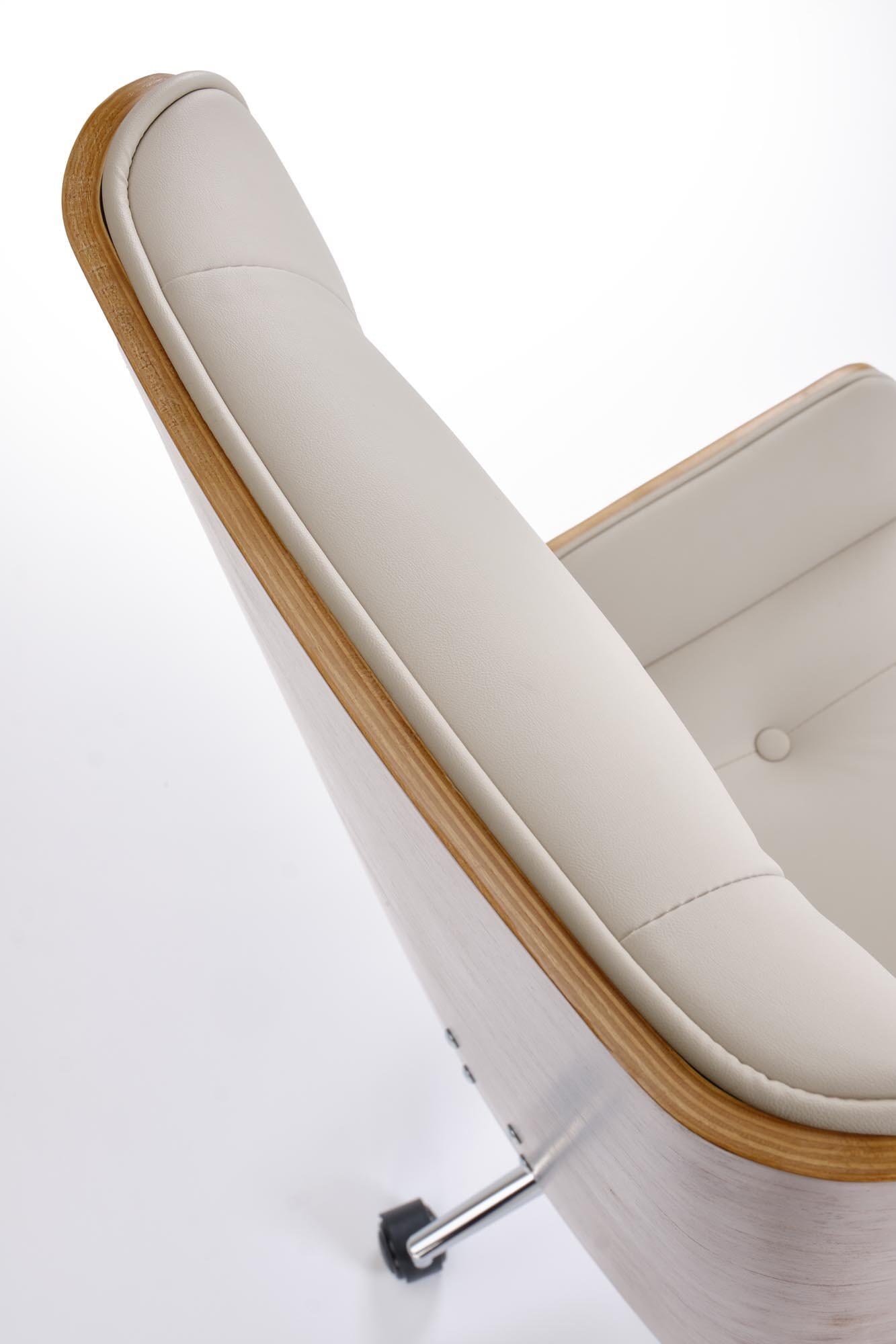 22a37dd56dd67703594b5afdfea1eb86